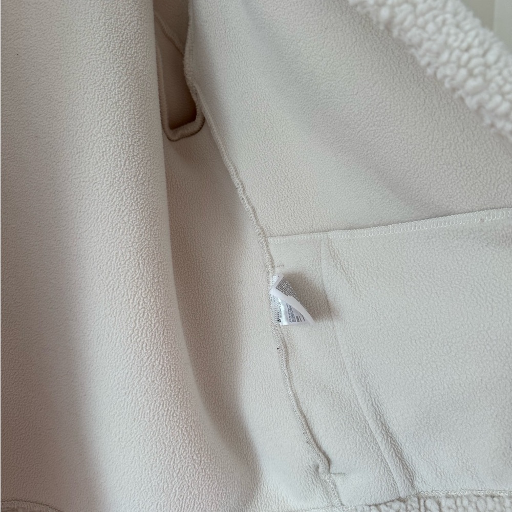 ❗️SOLD❗️Uniqlo Cream Teddy Jacket - Picture 8 of 9